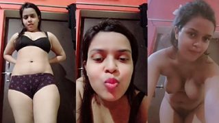 Tamil Desi Girl Showing And Hard Pussy Fingering Porn