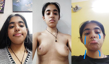 Desi Young Indian Girl Showing Hot Pussy